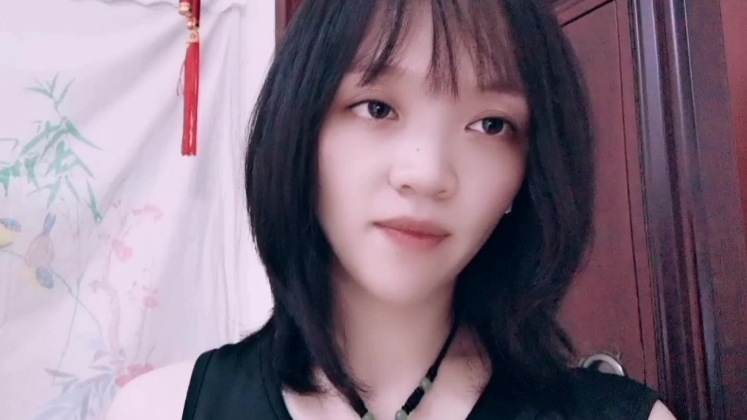 回国华人不配合防疫措施,美女:做事先做人!